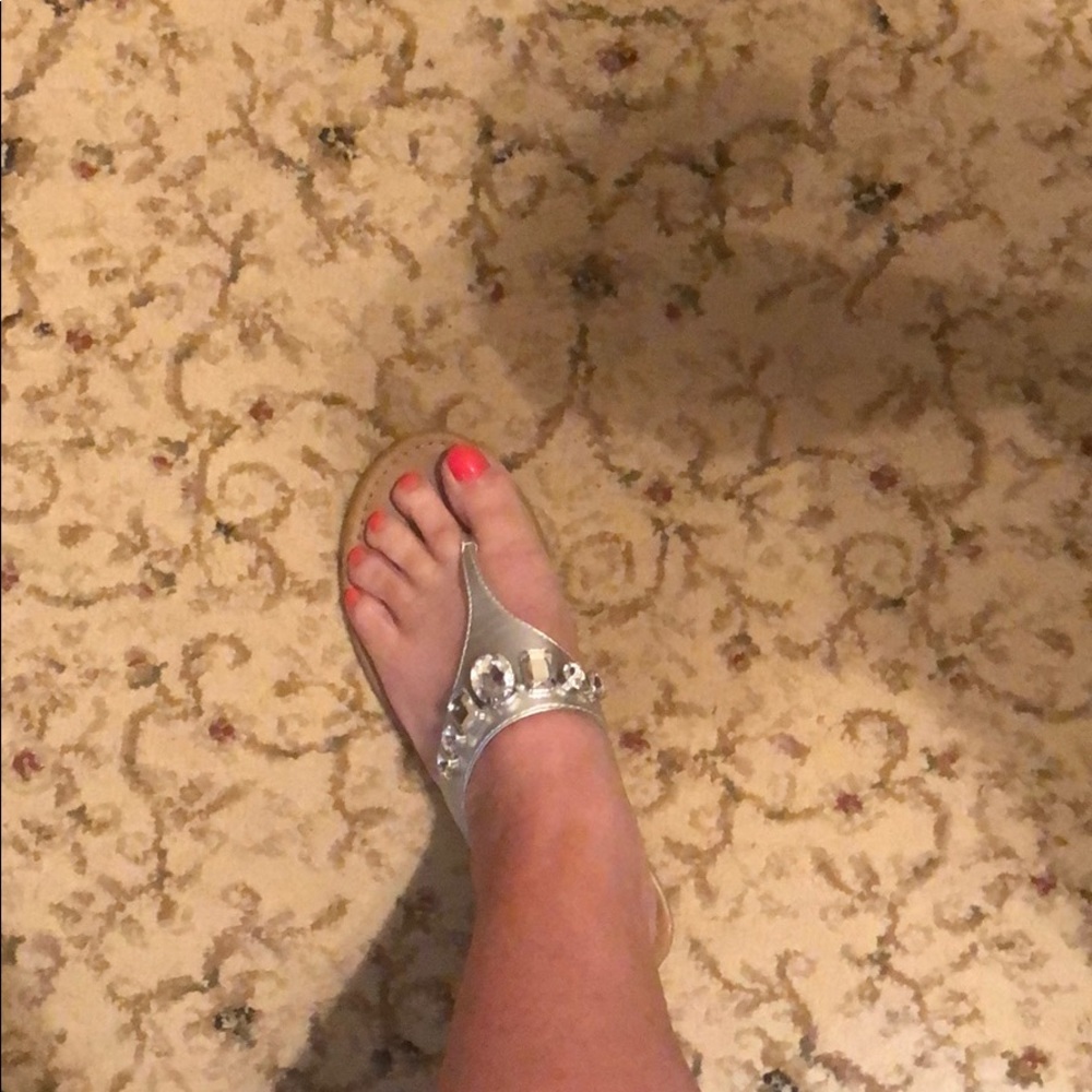 Cute silver sandals👠 - Picture 3 of 3